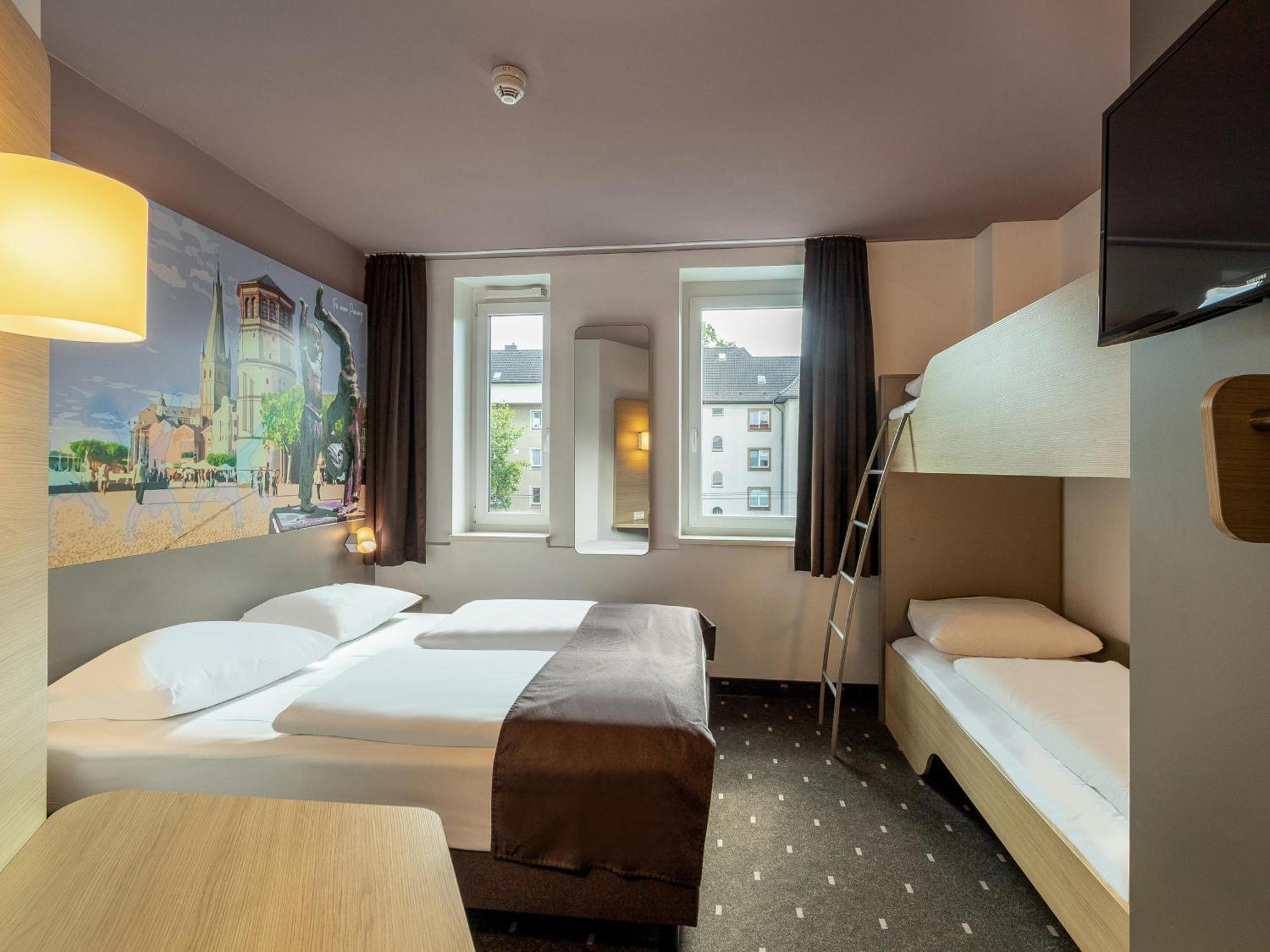 B&B Hotel Dusseldorf-Mitte ภายนอก รูปภาพ